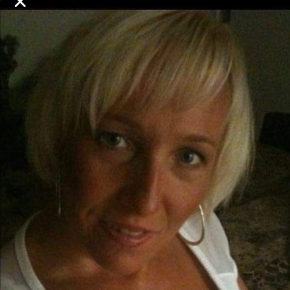 Meet your Posher, Stephanie - Picture 1 of 1